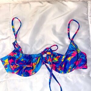 Kulani Kinis top, size M